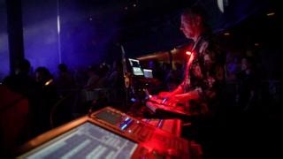 🎥 Tourist on tour 2024 at the Roundhouse, London | May 10 Legend and longtime AVO user Paul de Villiers, was at a packed-out Camden Round House with Electronic Artist Tourist on his UK/European tour. Paul showed us how to busk a brilliant show using his Avolites Titan Mobile and two wings, a T2 to increase the DMX ports to 6, and Ai running the video content and Synergy feature set playing the video intensity and colour across the fixtures. It was great to see how Paul had set up midi triggers 