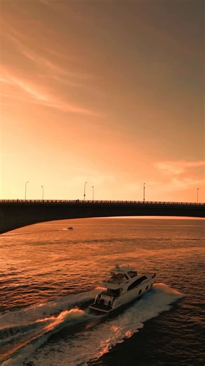 𝐒𝐀𝐉𝐈𝐔 | 𝐃𝐑𝐎𝐍𝐄 𝐏𝐈𝐋𝐎𝐓 on Instagram: "Morning glory in Malé 🌅 #MaléCity #Maldives #IslandVibes #TropicalDawn #ParadiseRise"