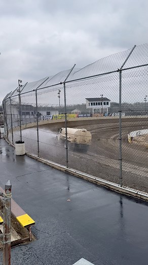 Getting ready for the World of Outlaws Sprint Car Series Federated Auto Parts Spring Classic! | I-55 Federated Auto Parts Raceway Park