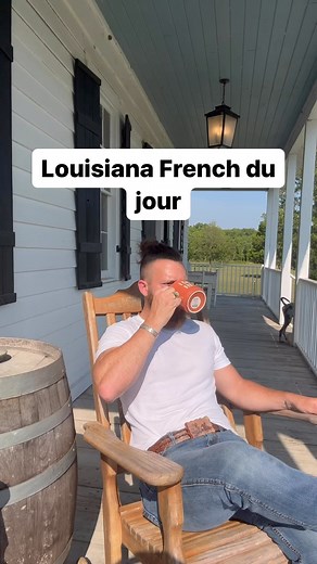 Le chien perdu 😭 #louisiana #french #language #lesson #lol #cajun #creole #comedy #catahoula #leopard #dog #education #haha #blague #français #mdr #pauvrebête #oldhouse #porch #reading #jokes #ouuaaiiisss | Jourdan Thibodeaux