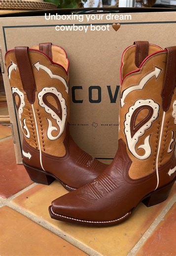 Gorgeous pair of boots 🤠 @Tecovas #cowboyboots #countryoutfit #westernstyle #tecovas