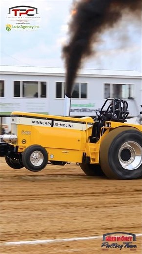 The “Wheat Fed” 5.0 Pro Stock powering down the track! 💪🏼 #tractorpulling