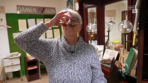 2.2K views · 40 reactions | Traudl Lener zeigt uns, dass selbst im Alter das Leben wie eine Schachtel Pralinen ist - voller Überraschungen und unerwarteter Freuden, die darauf warten, entdeckt zu werden. | tirol tv | Facebook