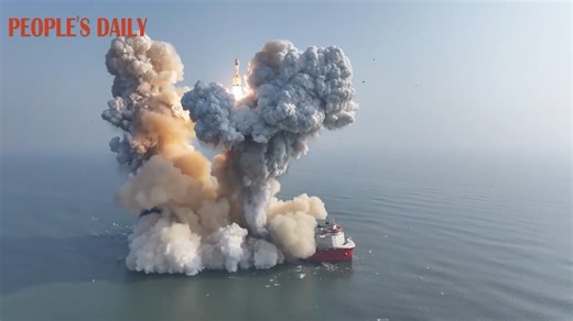 China on Thursday launched a Gravity-1 (YL-1) carrier #rocket into space from waters off the coast of Haiyang, east China's Shandong Province, sending three #satellites into the planned orbit. It was the first flight mission of the YL-1 commercial carrier rocket. | People's Daily, China