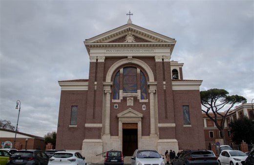 Papa a Regina Pacis. P. Patané (parroco): “Una spinta a impegnarci di più per la pace” - AgenSIR