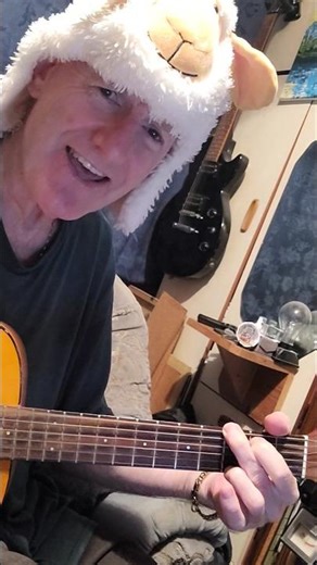 HELP! - The Beatles - acoustic busking guitar #shorts #acousticguitar #guitar