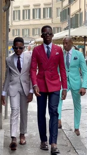 A casual stroll through the streets of Florence, Italy 🇮🇹✨ #mensfashion #donmorphy #fashion #howto