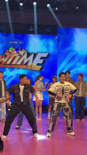 Inigo Pascual and Darren Espanto Set the Stage on Fire with the Oohh Lala Baby Challenge!