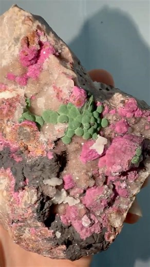 Most expensive rocks in the world 🌎 #viral #crystals ( what is stone name ??? )