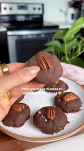 Made with just a few nourishing ingredients, these come together in just a few minutes AND taste insane! Recipe is linked in the comments! Hope you love!! #nobakedessert #healthylifestyle #healthyrecipes #healthytreats #healthysnackideas #pecanpie | Dani's healthy eats