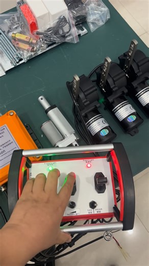 Kai Yang on Instagram: "1-way wireless proportional remote controller, 5-lever wireless remote controller and 4-channel wireless remote control proportional valve, with good micro-motion, simple installation, waterproof and remote control distance of 500 meters. #crane #truck #cranetruck #fassi #unic hiab cranelife cranes effer pm xcmg sany zoomlion palfinger"