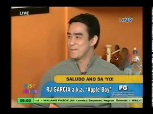 "Apple Boy" on a mission to spread hope by giving free apples to poor kids