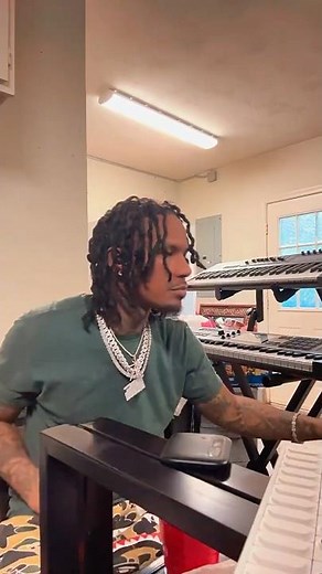 Lex Luger making a Banging Beat 🔥