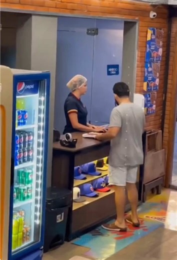 Hilarious Running Away Without Paying Prank