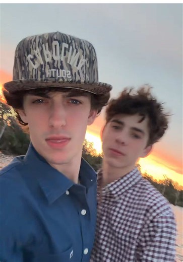 Landon_2323 (@landon_2323)’s videos with original sound - 𝗟𝗶𝘀𝗹𝗶𝗳𝗲