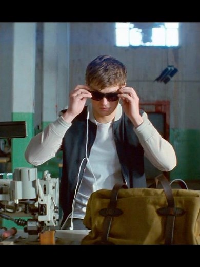 Baby Driver (2017) | He doesn't look like a thief#movies #film