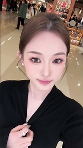 Fiona Fang's Face Beads: Round, Jade, Moist & Light Makeup Unboxing