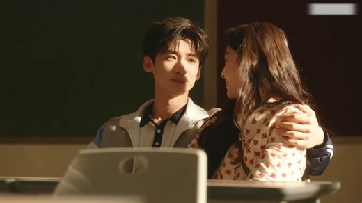 🕊️ Cinderella puts on her wedding dress; the overbearing CEO hugs and kisses her affectionately as their dreamy wedding unfolds romantically 🌟|🕊️灰姑娘穿上婚紗，霸總深情擁吻，夢幻婚禮浪漫上演🌟 #TheFirstFrost #难哄 #BaiJingting #白敬亭 #ZhangRuonan #章若楠 #YOUKU #优酷 #ChenHaosen #ZhangMiaoyi #ZhaiXiaowen #LiuChutia #cdrama #love #fyp #LoveisPanacea #ChineseDrama #中国电视剧 #罗云熙 #LuoYunxi #治愈系恋人 #sweetbaby #都市 #医疗 | 追剧草莓酱