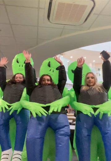 definitely won best dressed #day2 #leaversweek