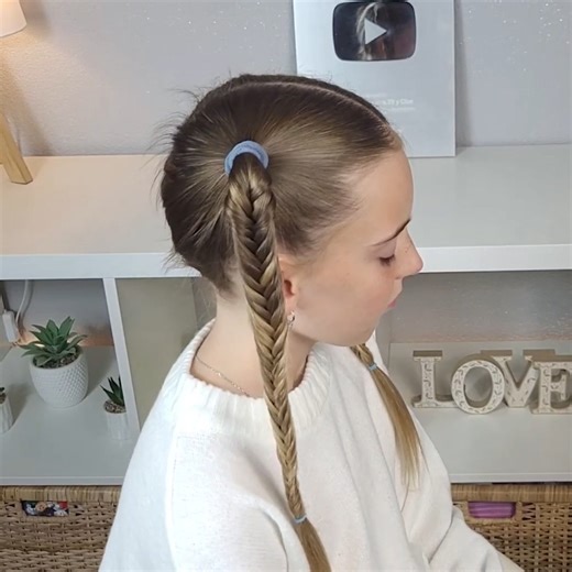 24K views · 351 reactions | Fishtail Braids Tutorial! | Noemi Espinosa | Facebook