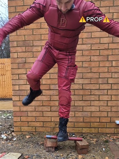 I get a lot of questions about the strength of the Daredevil Billy Clubs with the retractable steel wire mechanism, hopefully this clears some of those up. Whilst they are strong, theyre made as a display and cosplay posing prop, so they're stronger than they need to be for their intended use and far stronger than any 3d printed equivalent #Daredevil #daredevilcosplay #daredevilfan #daredevilbornagain