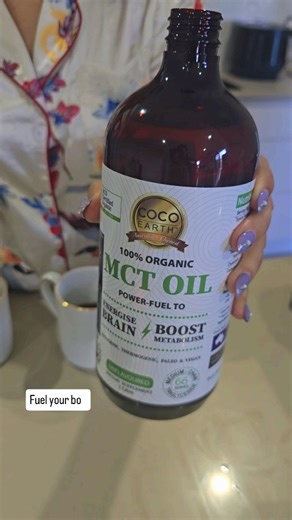 Dr.Taruna Mehendiratta on Instagram: "MCT Oil – Benefits MCT (Medium Chain Triglyceride) oil is a fast-digesting healthy fat that provides instant energy without burdening the digestive system. Key Benefits: Quick source of energy – absorbed directly by the liver, giving instant fuel Improves mental focus & clarity – great for busy days and brain work Supports weight management – keeps you fuller for longer Boosts workout performance – steady energy without sugar crashes Supports gut health – ea