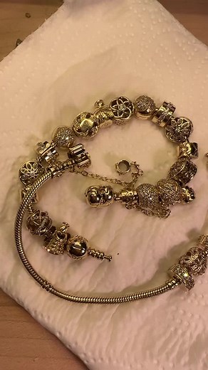 Full Pandora bracelet all 14k gold #pandorajewelry #pandoracharms #pandora #pandorabracelet #fyp #fypシ #14k #gold #jewelry #cartier #cartiercelebrates #585 #14kgold #solidgold