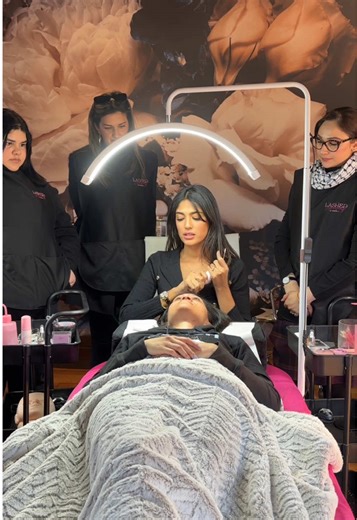 Whether you’re a stay-at-home mom, building a side hustle, or simply ready for a new chapter, my Lash Extension Masterclass for Beginners is where your journey starts. 🤍 📑 Learn the theory 🎁 Get a full pro kit 💆🏻‍♀️ Hands-on training 🎓 Certificate 3-month support ✨ And leave with confidence. 📍Dates: Cape Town 20&21 June 22&23 June 11&12 July Joburg 2&3 July 4&5 July Limited seats – reserve with just R2000! 🙋🏻‍♀️Email us: Lashed@mishkahv.com 📲 Follow for more on IG @miva.lash