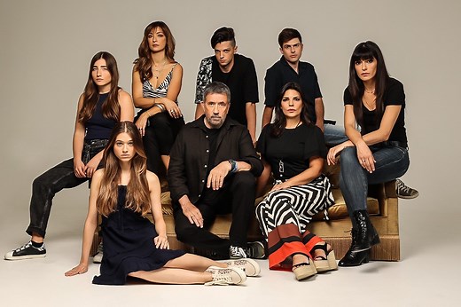 6 σειρές που πρέπει να δεις στο Ertflix