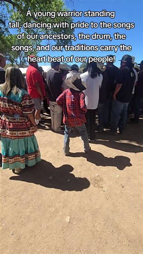 Watchin our young ones carry our traditions forward is a blessing. Seeing the young warrior dance with confidence and pride, shows that our culture is alive and our traditions will continue for generations to come. #apache #nativetiktok #sunrisedance #kenton #reede