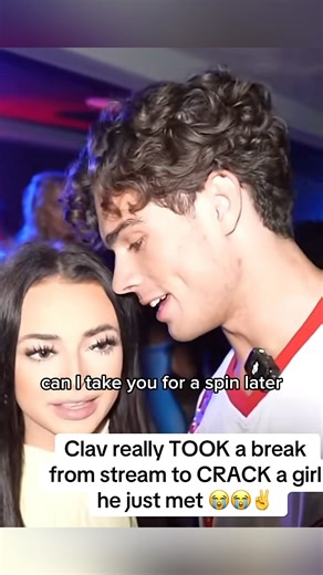 Clav really TOOK a break from stream to CRACK a girl he just met😭😭✌️ #clavicular #viral #fyp #4u