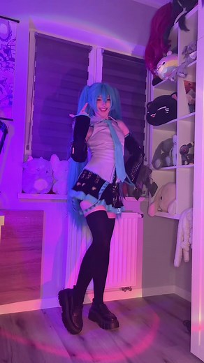 Miku Cosplay Dance Stream - Hatsune Miku