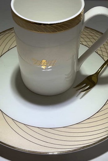 Bone China tableware production factory. Many styles, low price, very good quality. Styles can be customized. Support global shipping. If you are interested, please contact me! #bonechina #bonechina #BoneChinaPorcelain #BoneChinaDishes #BoneChinaCollection #ExquisiteBoneChina #FineBoneChina #BeautifulBoneChina #tableware #catering #highendporcelain #porcelain #foryoupage #fry #recommendedgoodies #diy #dmoversea #atldtiktok