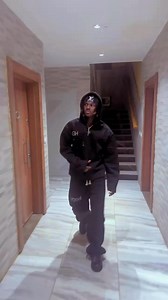 Lil freshh 224 ce n’est pas juste de la musique c’est un modèle pour toute une jeunesse qui croit en ses rêves qui veut avancer avec dignité sans tricher sans copier en restant vrai en à peine deux ans il a fait ce que beaucoup croyaient impossible | Oumar PFP GANG