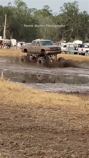 Chevy Mud Truck getting warmed up #mudbog #offroad #mudslinging