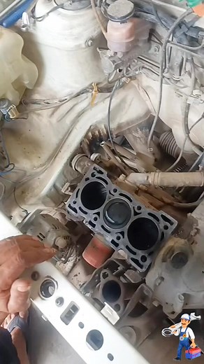 Expert Mechanic Engine Oil Testing #carservice #mechanic #car #automotive #mechanical #cars #engineering #india #work | Luiza Dias