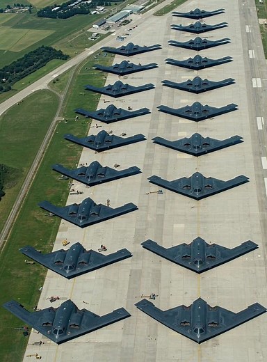 230K views · 3.2K reactions | ⚡️ Trump To Hold Meeting With B2 - Spirit Bomber Pilots take attacked Iran  nuclear facilities #jet #fighter #fighterjet #luxury #cars #viral #privatejet #trending #eu #europe #russia #iran #china #india #pakistan #urkey #news #war | Motivational Success | Facebook