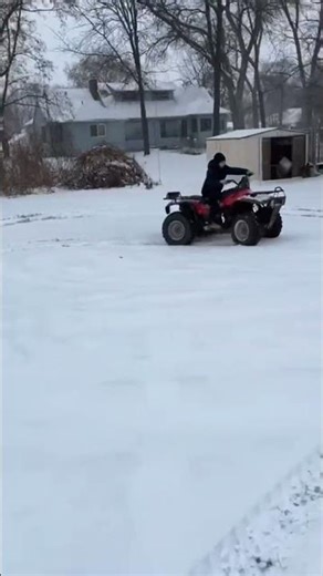 DRIFT ON ARCTIC CAT 300