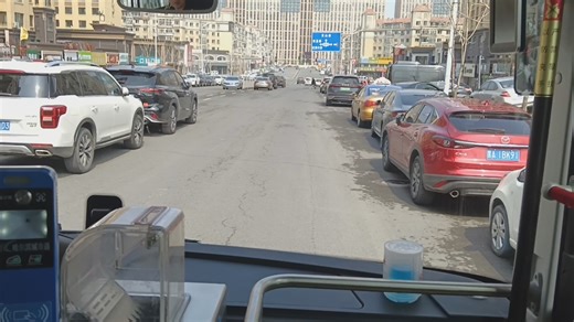 哈尔滨16路泰鑫国典公交首末站    通江湿地公交换乘枢纽(公交站)