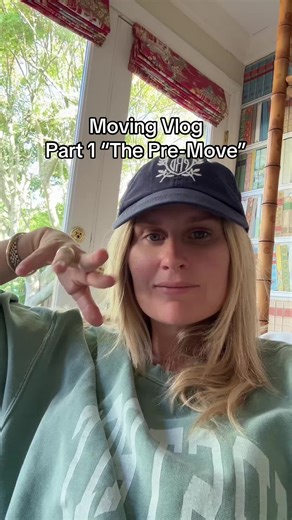 It’s been a moving marathon and I’m not even in Virginia yet… 📦📦📦 I’m currently at my moms, still organizing and getting ready for the real move on Monday. So excited to have professional movers for the cross country portion of the trip but here’s a little vlog with everything I’ve been up to the last 10 days! ✨ #moving #moveout #moveoutcleaning #dayinthelife #antiques #movingvlog #storageunit