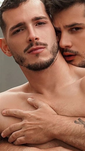 Eric on Instagram: "🅲🅴🅻🅴🅱🆁🅰🆃🅸🅽🅶 🅱🅴🅰🆄🆃🆈 @theonlyrickyhard @eric_paris_official @ericvideos_official #menstyle #happy #lgbtq #muscle #muscleboys #gays #malemodel #masculine"