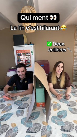Qui ment ? Jeu du couple : devine l'objet dans les mains