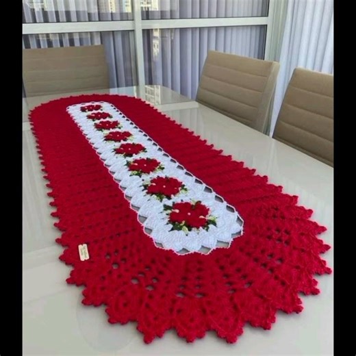 Elegant Handcrafted Crochet Table RunnerVintage Style Crochet Lace Table Runner design ideas colour