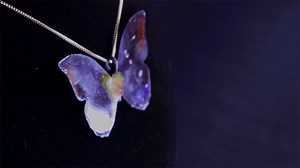 Things like precious opal appear iridescent thanks to structural color — microscopic structures that reflect light to produce radiant hues. MIT system pairs software & hardware to design & program these color-changing properties onto everyday items: https://bit.ly/4r6V7Ft | CSAIL - MIT