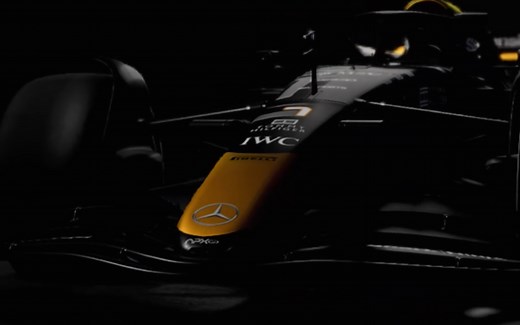 布拉德皮特F1电影《F1》弯心 顶点 APX GP车队 车辆发布