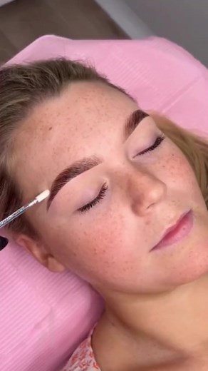 💖¿Quieres dominar el arte de la perfección en cejas? 🌟👁️ Nuestro curso te llevará desde lo mas básico hasta las técnicas más avanzadas en el diseño de cejas.✨ Aprenderás a esculpir cejas hermosas que realzarán la belleza de tus clientes. Únete a nosotros y descubre cómo convertirte en un experto en cejas. Suscríbete hoy y comienza tu viaje hacia la precisión y la belleza. 👁️✨ https://hotm.art/Masstercejas #estadosunidosdeamérica #cejasconestilo #cursodecejas #cejasentendencia #cejasmicrobla