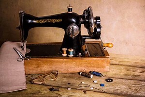 Ultimate Guide: Dressmaker Sewing Machine Models and History