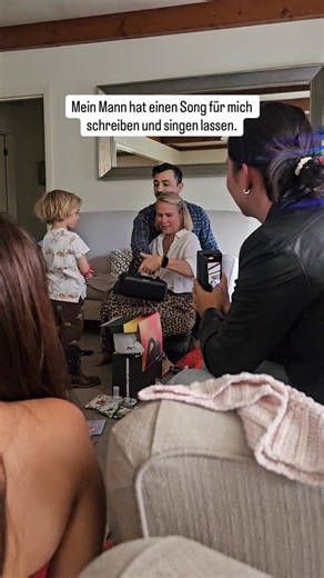 Veronika H. on Instagram: "Mein Weihnachtsgeschenk ist besser als deins 🤪🤣🫶🏼"