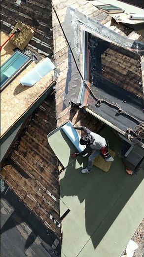 Installing ice & water shield on a dangerously STEEP roof! 🧗‍♂️🔥#roofing #construction #homedecor