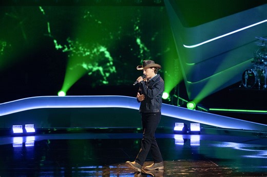 831K views · 14K reactions | Trevon Dawson perfectly closes out The Voice Blinds with "Religiously" by Bailey Zimmerman. | The Voice | Facebook